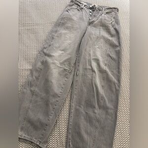 Barrel jeans in gray